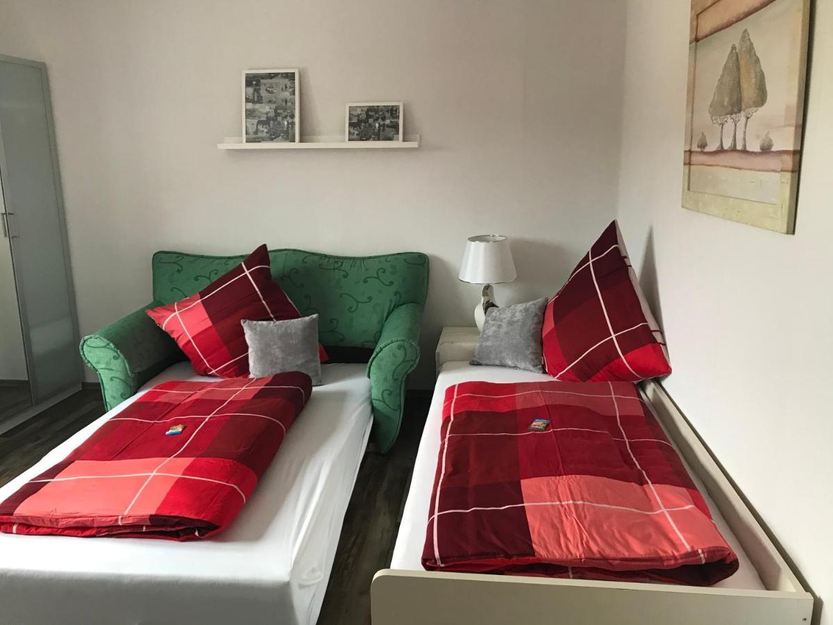 Ferien-/Monteurwohnung Am Ring Штайнау-ан-дер-Штрасе Экстерьер фото